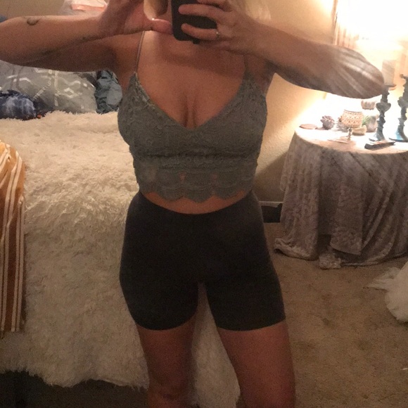 Beautiful Corset lace crop top - Picture 5 of 6